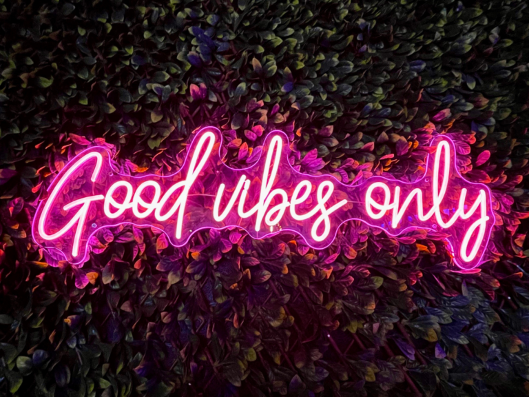 Benefits of positivity in the workplace - Good vibes only